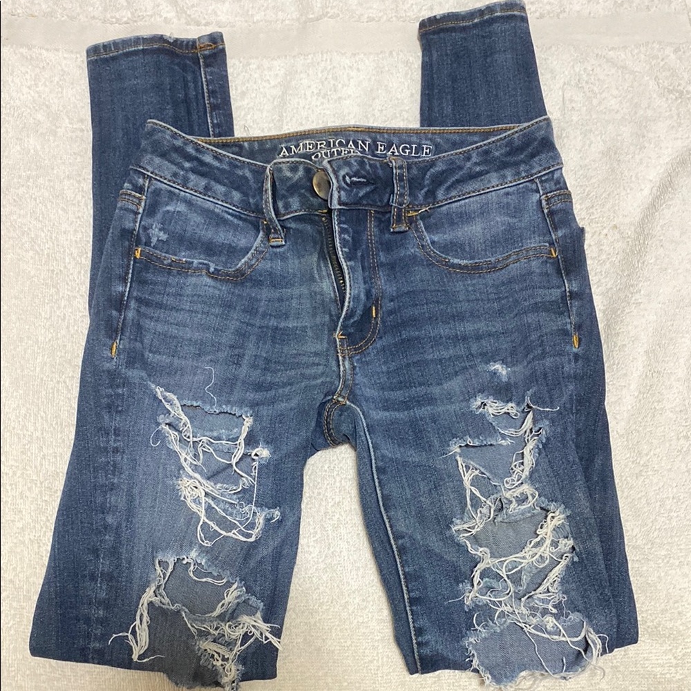 American Eagle Outfitters Women's Blue Distressed Jeans